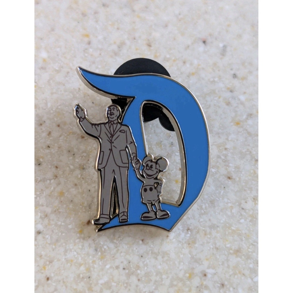 Rare Walt Mickey Partners Statue D Mystery Key To Disneyland 70th Exclusive Pin